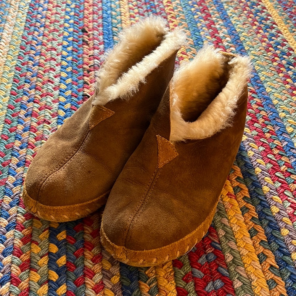 Sz 9 LLBean Wicked Good Slippers in EUC